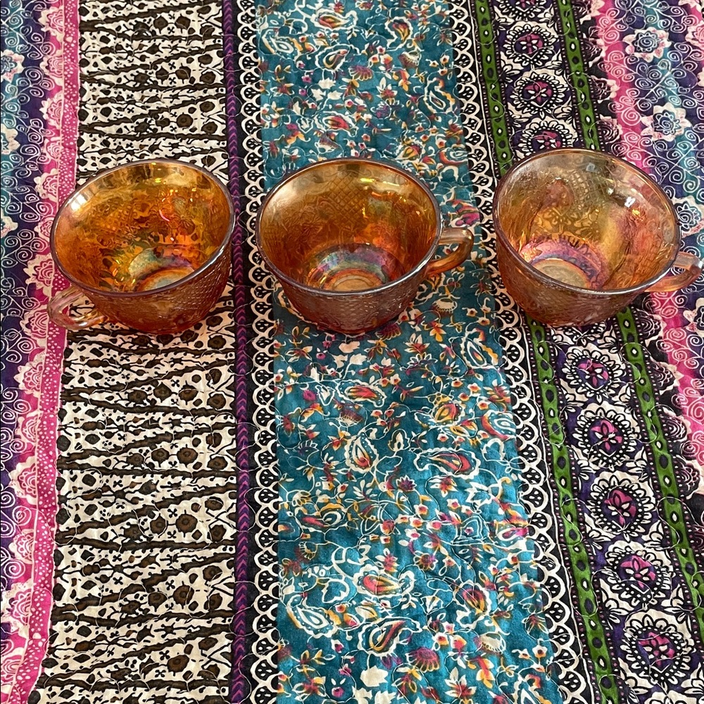 Elegant Amber Glass Tea Cups Set - Picture 4 of 4
